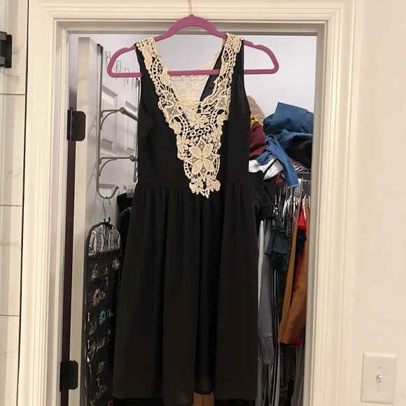 Polyester - Picture 2 of 3